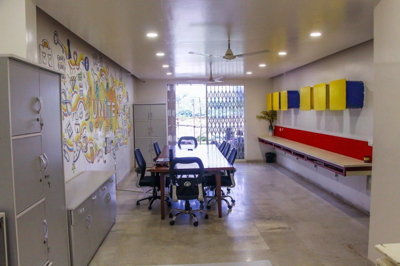 Urban Nomads Pune Riverside Colive Cowork Hostel ภายนอก รูปภาพ